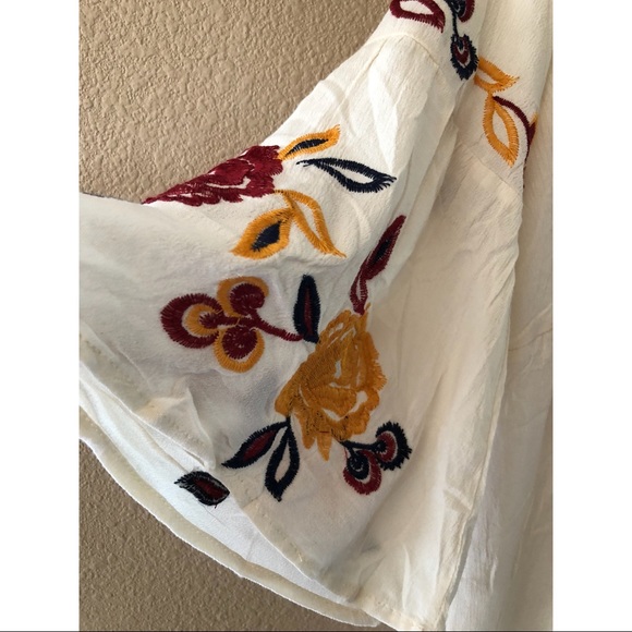 Embroidered boho lace tunic - Picture 6 of 7